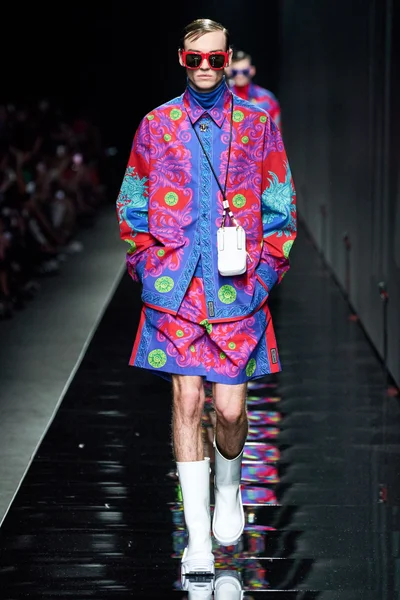 Look 44